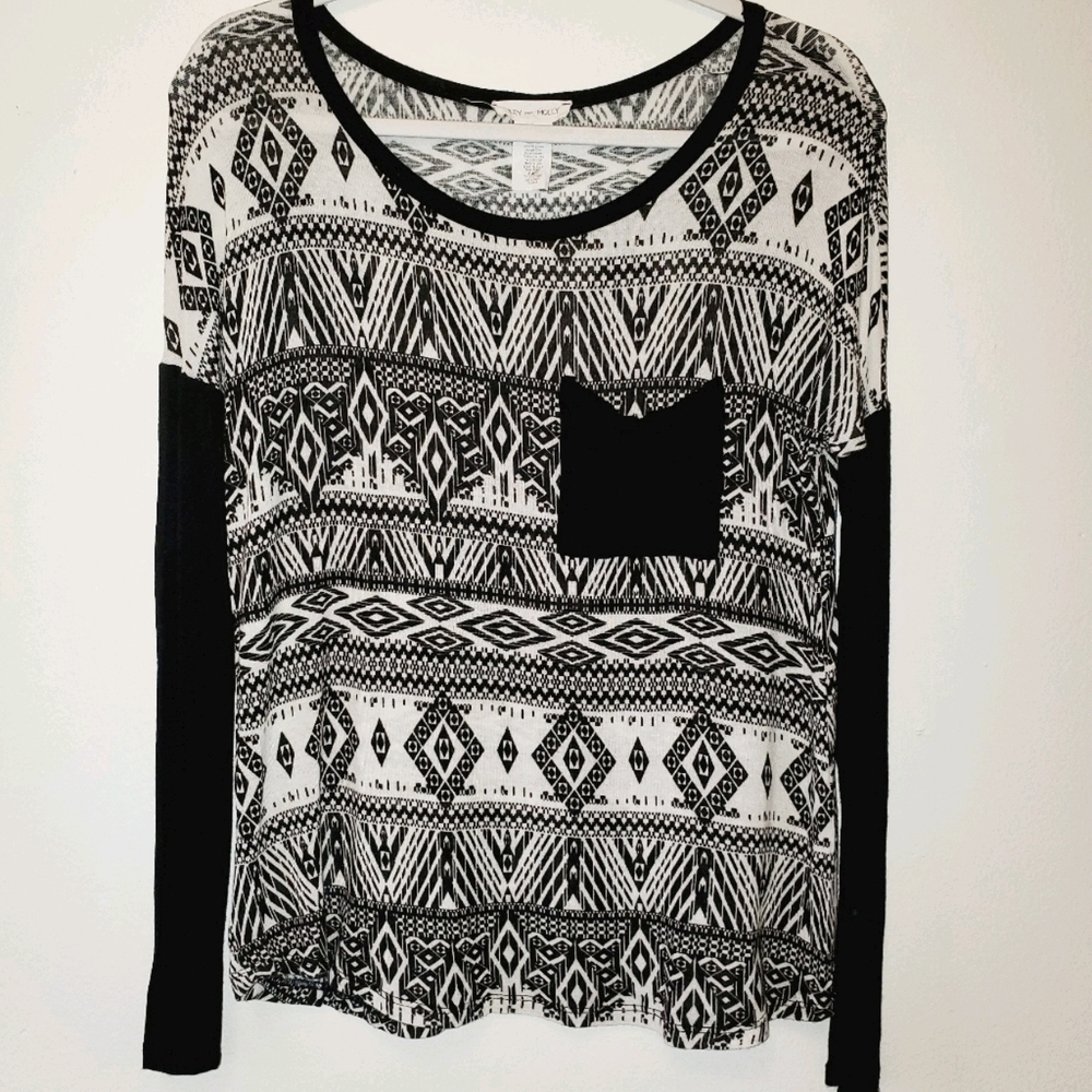 Miley and Molly Women's Long Sleeve Wide Neck Relaxed Fit Black & White Top 128